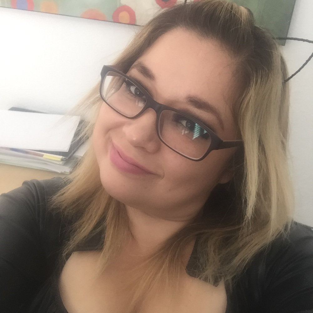 Meet your Posher, Adri